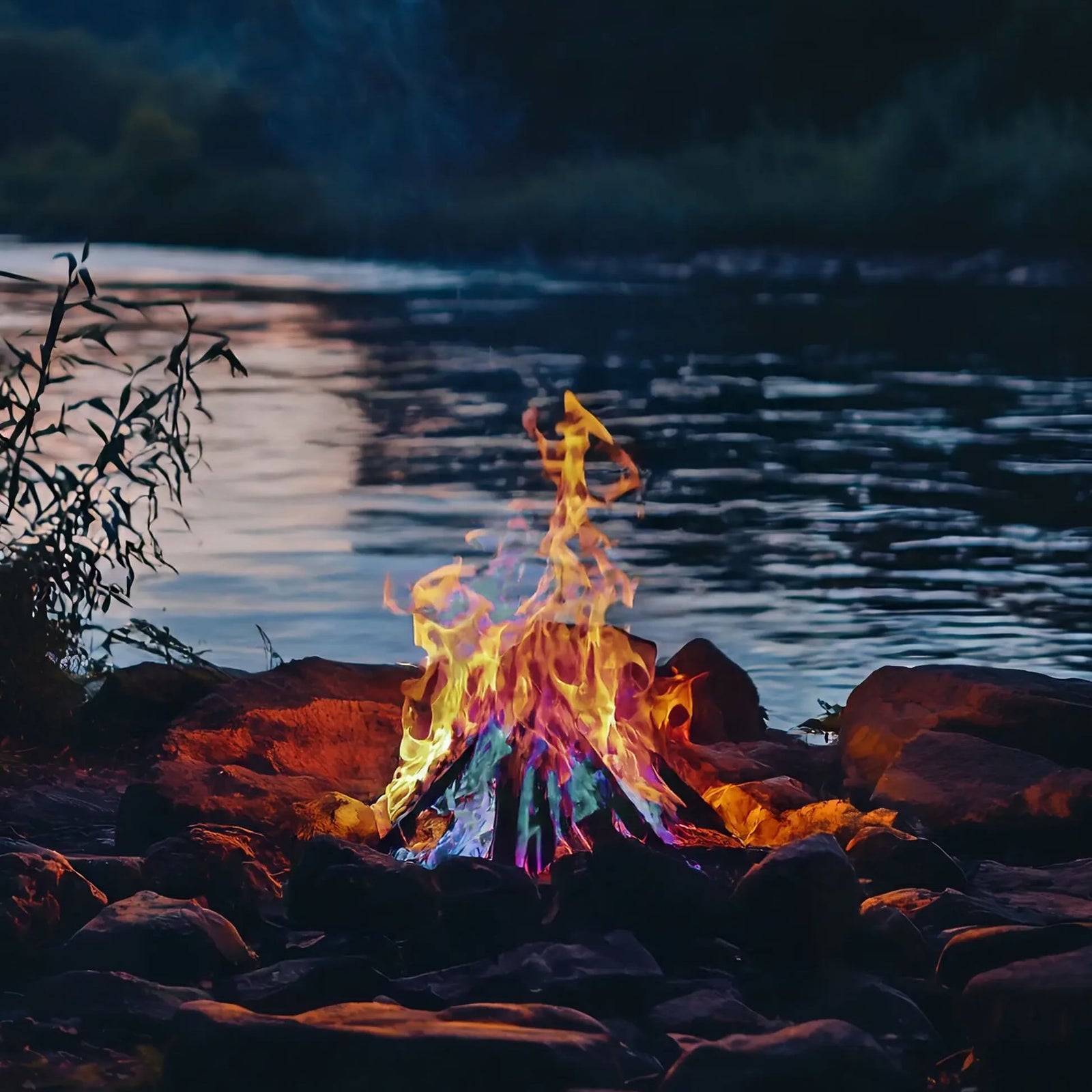 Pouch of 'Campfire Color Flames' with packaging on a wooden background