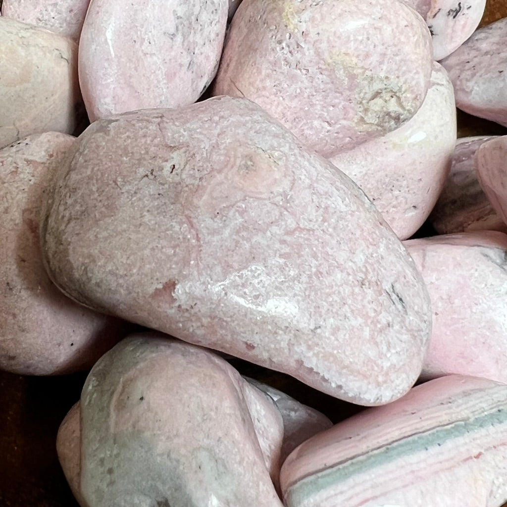 Rhodochrosite [pastel pink]