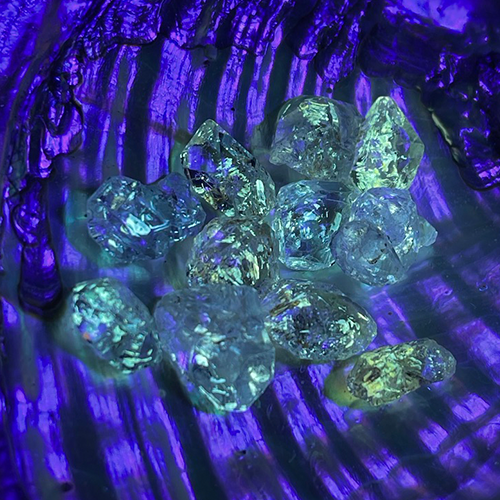 Golden-Enhydro (Petroleum Quartz)