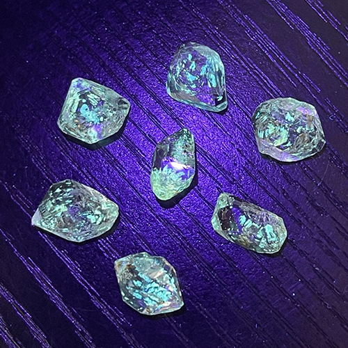 Golden-Enhydro (Petroleum Quartz)